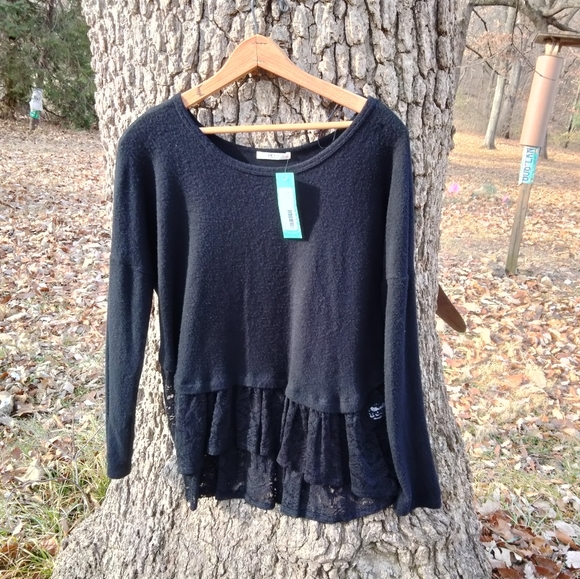 Le Lis Sweaters - ⬇️Price Drop!⬇️NWT Stitch Fix Le Lis sweater in size M.